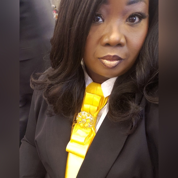 @charm_charmaine is LIVE! Come...Be Belled by The Southern Belle!🔔 - Picture 6 of 12